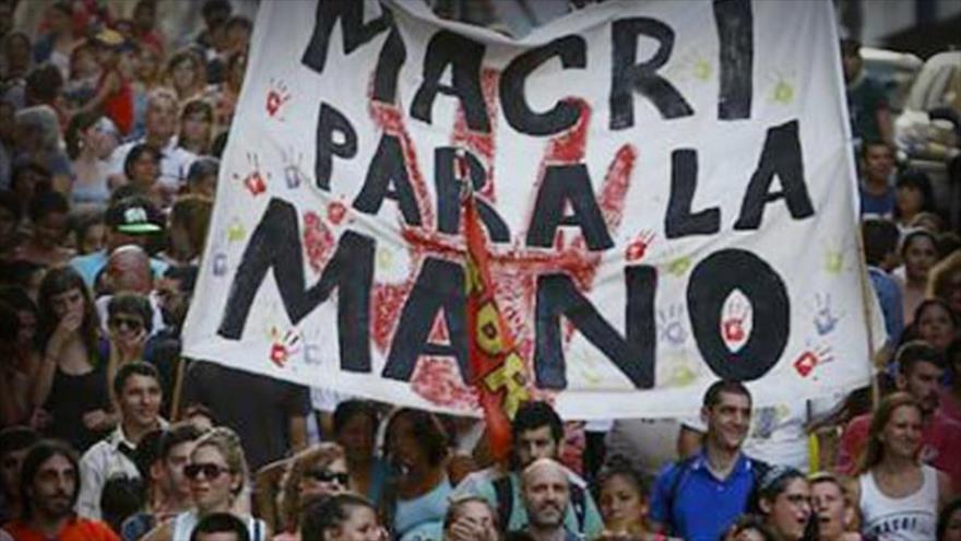Una protesta contra las reformas económicas del presidente argentino, Mauricio Macri.