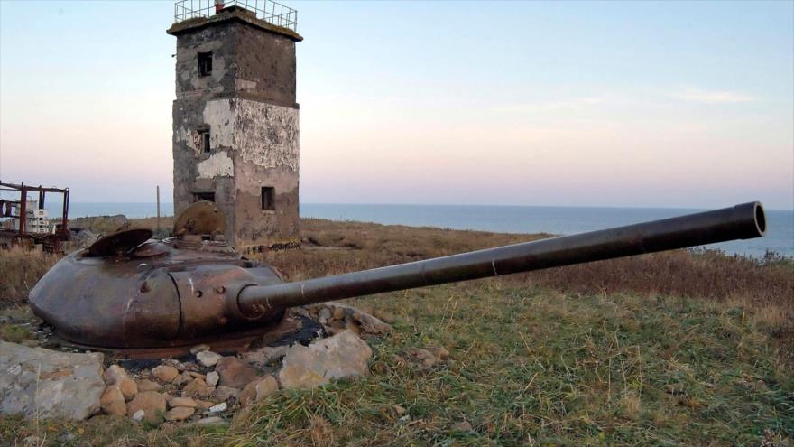 Antiguo emplazamiento de tiro de Rusia en las islas Kuriles.
