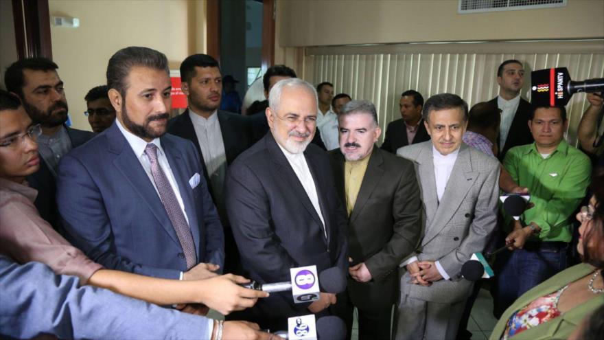 El canciller iraní, Mohamad Yavad Zarif, visita el Parlamento de Nicaragua, 23 de agosto de 2016.