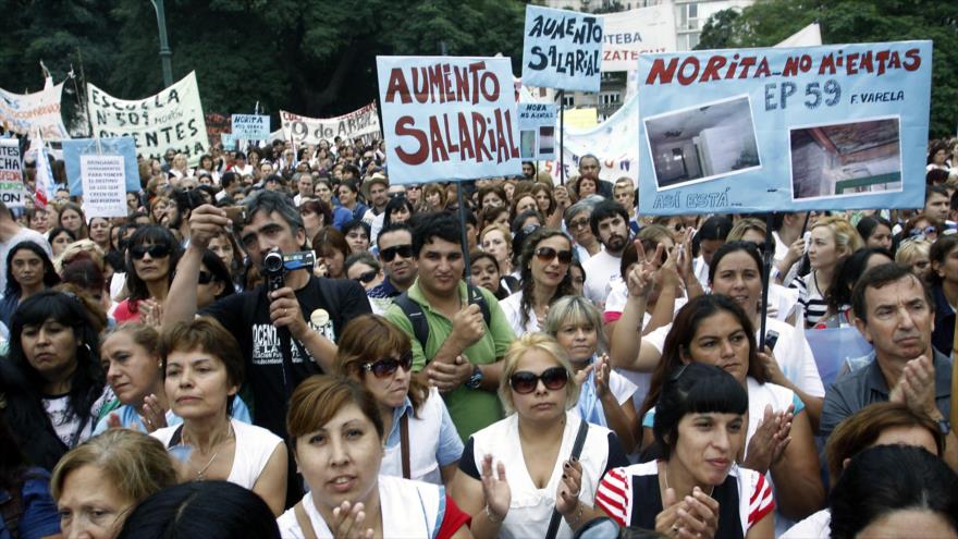 Una manifestación de los maestros argentinos en reclamo de aumento salarial.