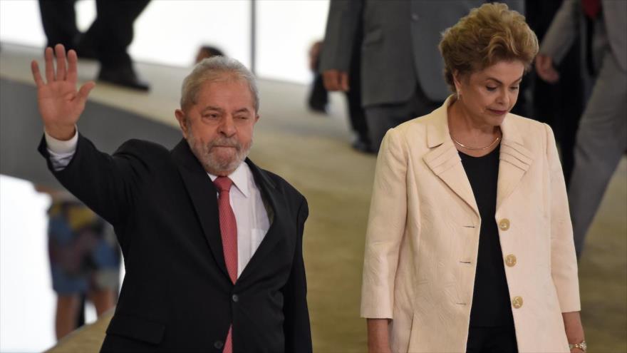 El expresidente brasileño Luiz Inacio Lula da Silva y su sucesora, Dilma Rousseff.