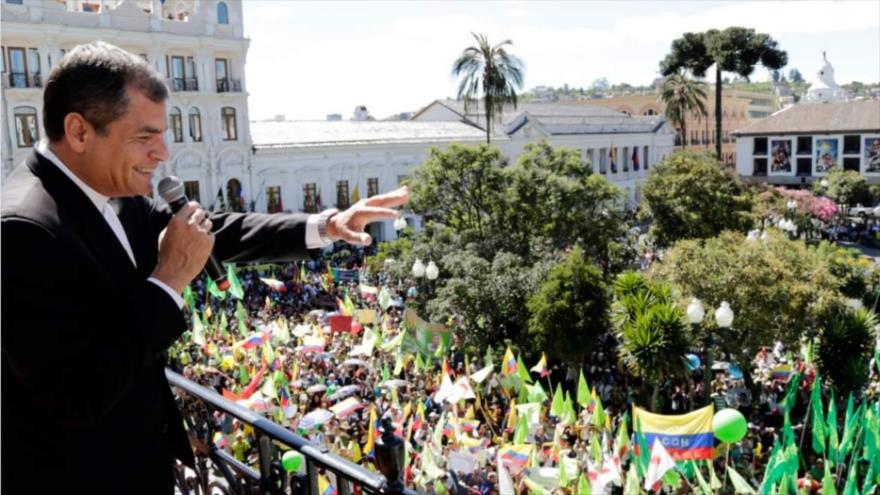 Ecuatorianos marchan en defensa de la "década ganada" con Correa