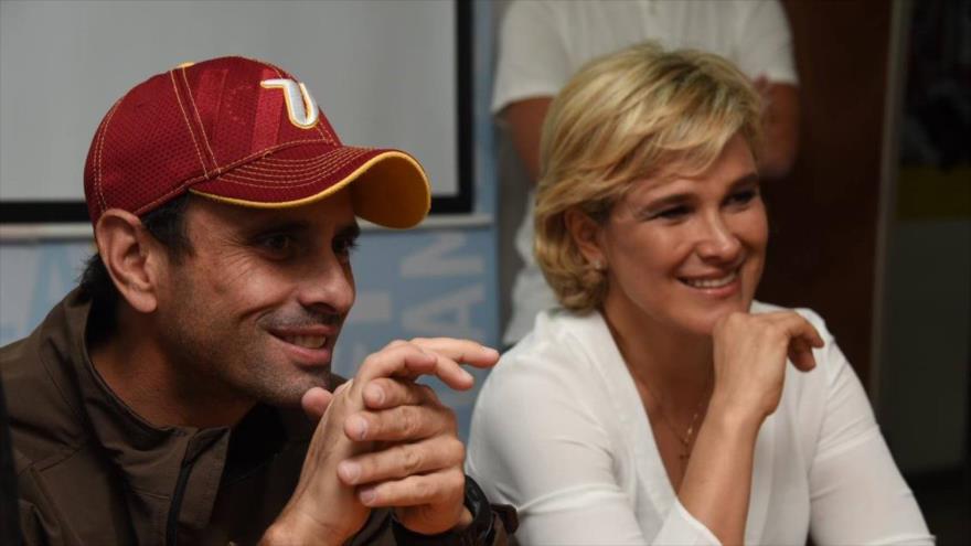 La diputada ecuatoriana Cynthia Viteri (dcha.), junto al opositor Henrique Capriles.