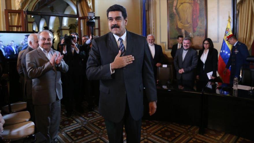Maduro felicita a director de HispanTV por desarrollo del canal