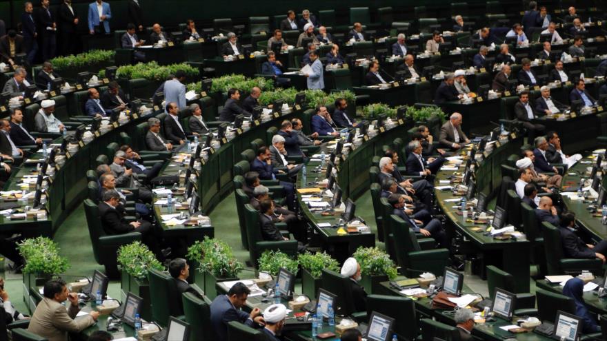 Los parlamentarios de la República Islámica de Irán.
