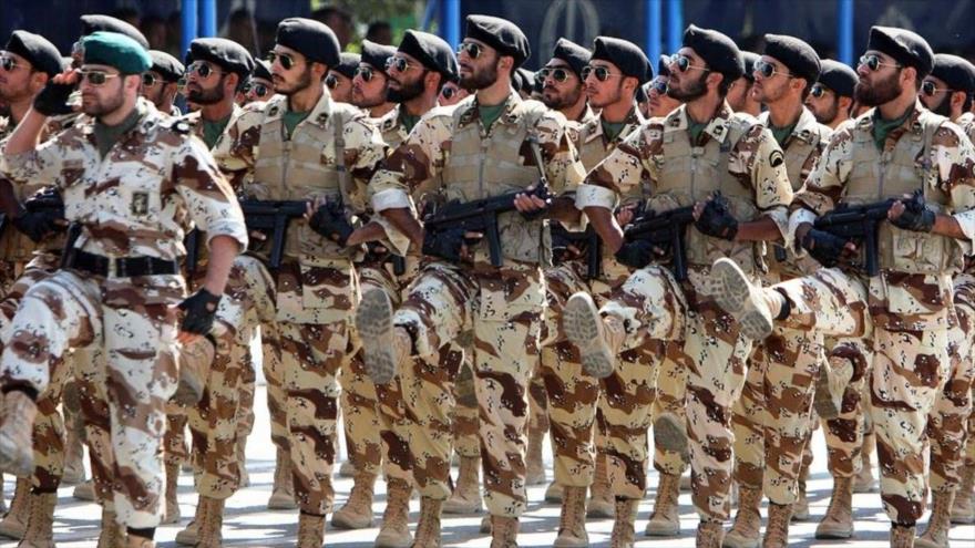 Fuerzas del Cuerpo de Guardianes de la Revolución Islámica de Irán (CGRI) durante un desfile militar.