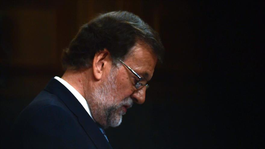 El candidato del Partido Popular (PP), Mariano Rajoy, asiste a la votación que decide su presidencia en el Congreso de los Diputados, en Madrid (capital). 31 de agosto de 2016