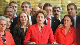Rousseff a los ‘golpistas’: ¡Están equivocados, volveremos!