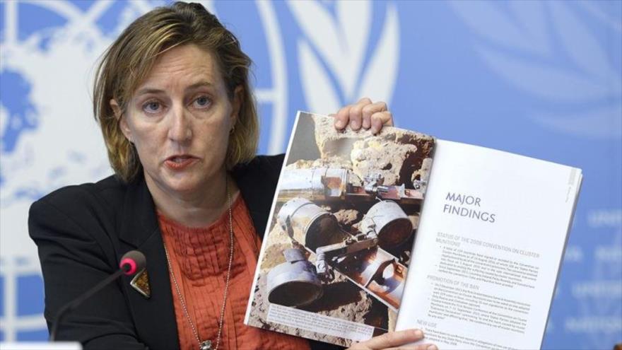 Mary Wareham, la directora de la división de defensa de armas del Observatorio de los Derechos Humanos (HRW, por sus siglas en inglés), ofrece una rueda de prensa sobre el Informe del Uso de Minas y Bombas de Racimo 2016, en la sede europea de las Naciones Unidas, en Ginebra (Suiza), 1 de septiembre de 2016.
