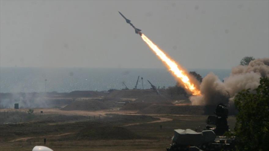 Momento del lanzamiento de un misil balístico ruso Scud.