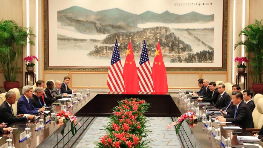 Xi Jinping (1º desde dcha.), presidente de China, se reúne con su par estadounidense Barack Obama (1º desde izda.) en la ciudad china de Hangzhou. 3 de septiembre de 2016