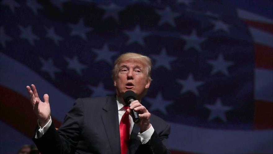 Donald Trump, candidato presidencial repúblicano de EE.UU., habla durante su campaña electoral en Virginia Beach (este), 6 de septiembre de 2016.