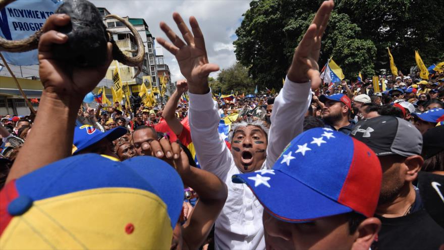 Opositores al Gobierno del presidente venezolano, Nicolás Maduro, salen a las calles de la capitalina ciudad de Caracas, 1 de septiembre de 2016.