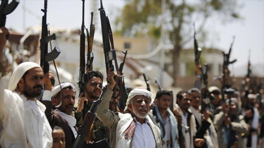 Integrantes del movimiento popular yemení Ansarolá.