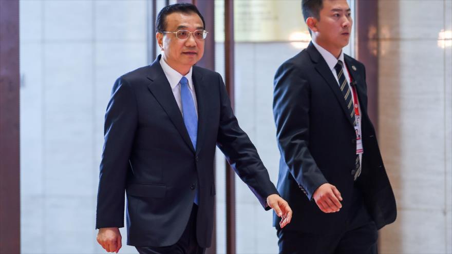 El primer ministro de China, Li Keqiang, llega a la sede de la celebración de la cumbre de la ASEAN en Vientiane, capital de Laos, 7 de septiembre de 2016. 