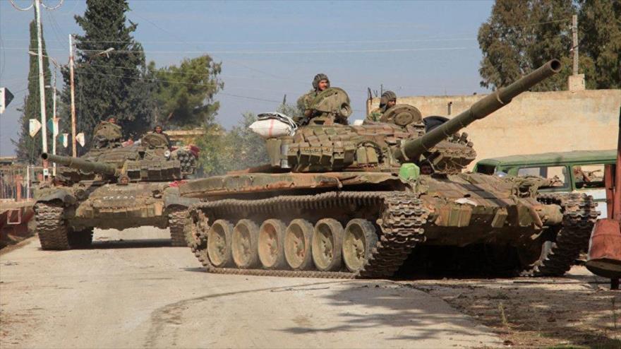 Tanques militares del Ejército sirio en la provincia de Alepo.