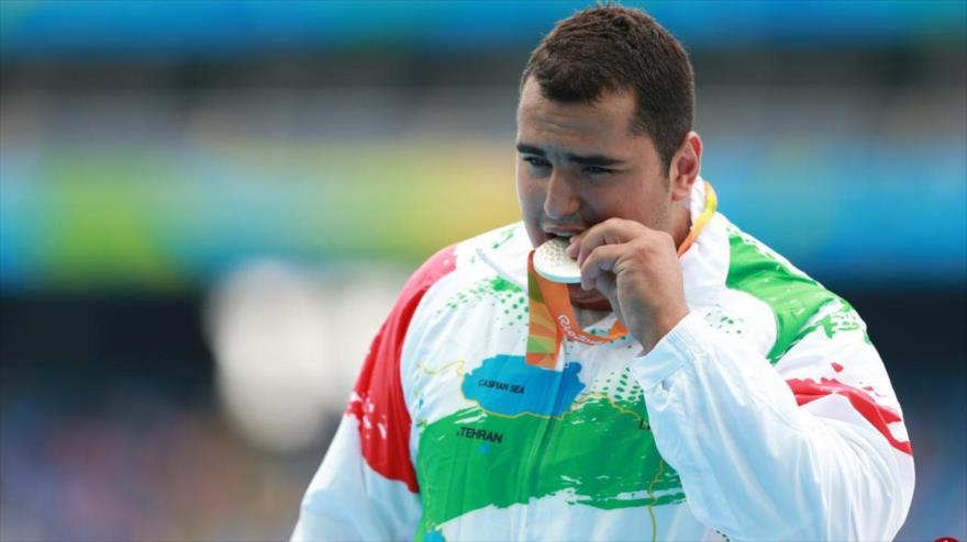 El lanzador iraní de peso Saman Pakbaz gana medalla de plata en los Juegos Paralímpicos de Río de Janeiro, 8 de septiembre de 2016.