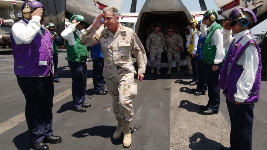 El retirado general estadounidense, John Abizaid.