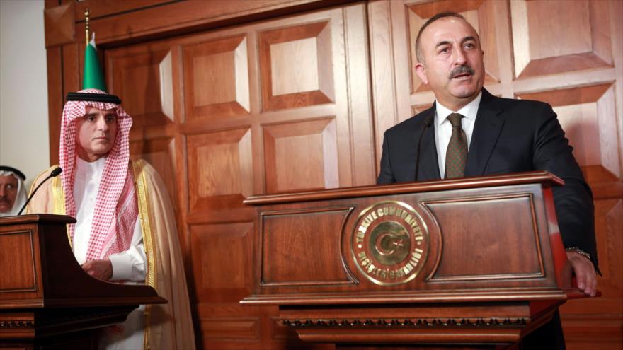 El canciller turco, Mevlut Cavusoglu, y su par saudí, Adel al-Yubeir, ofrecen una rueda de prensa en Ankara, capital de Turquía, 8 de septiembre de 2016. 