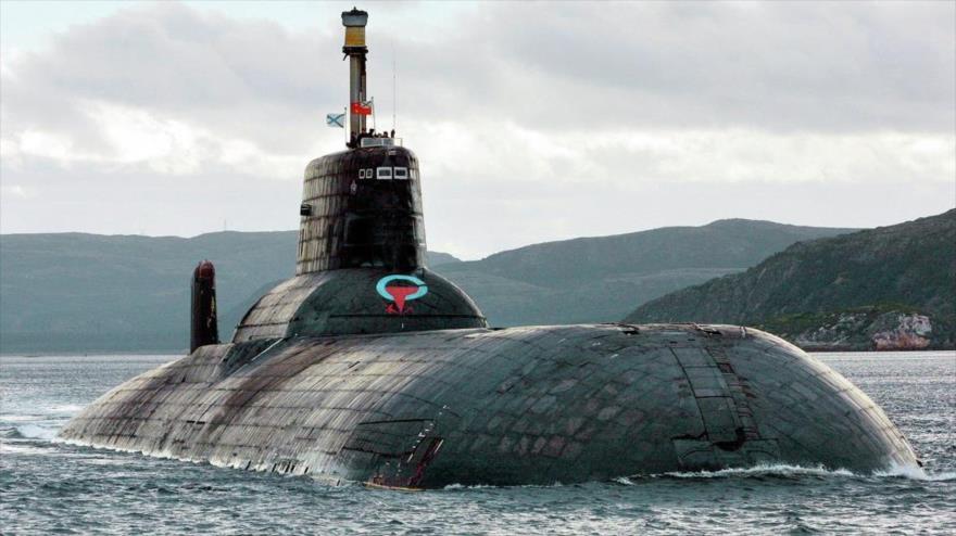 El Proyecto 941 Akula, nombrado Typoon por OTAN, un nuevo tipo de submarino ruso nuclear de misiles balísticos, los submarinos de esta clase son los más grandes construidos en el mundo.