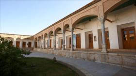 Irán - Festival Nacional de Ash - Chahar Mahal y Bajtiarí - Mujeres del automovilismo - Jardín de Negarestán