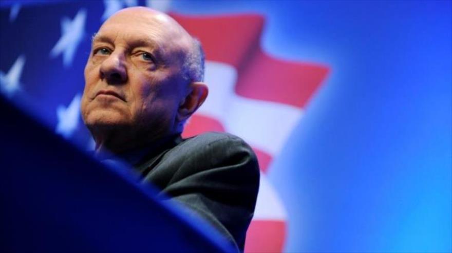 El exdirector de la Agencia Central de Inteligencia (CIA), James Woolsey, en una reunión de la Conferencia de Acción Política Conservadora (CPAC, en inglés) en Washington, 12 febrero de 2011.