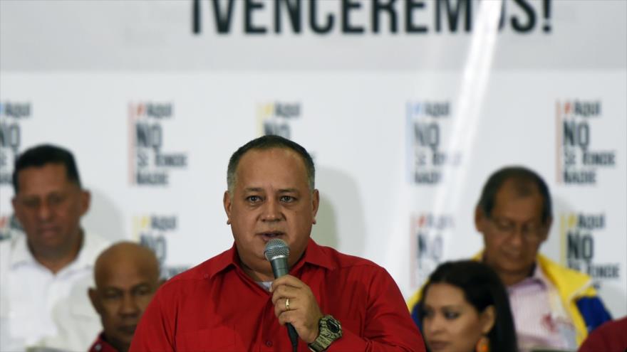 El primer vicepresidente del gobernante Partido Socialista Unido de Venezuela (PSUV), Diosdado Cabello, habla durante una rueda de prensa en Caracas, 23 de mayo de 2016.