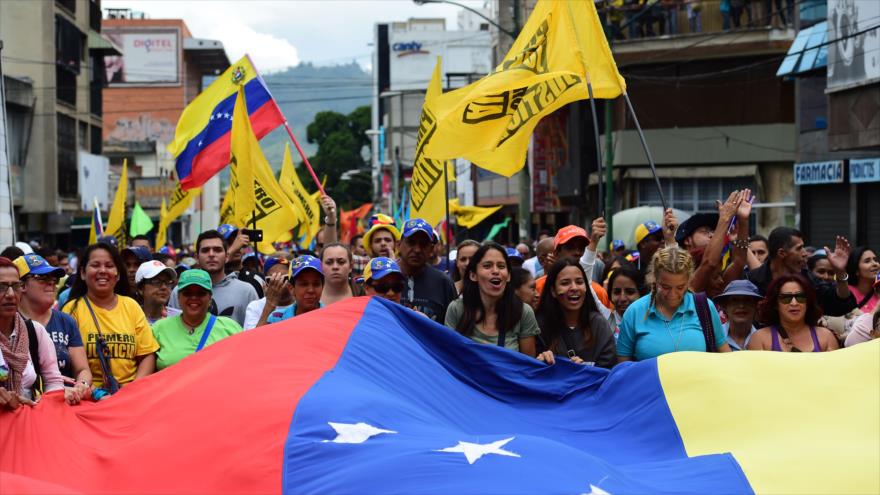 La manifestación convocada por la alianza opositora Mesa de Unidad Democrática (MUD), en Los Teques, Estado Miranda, Venezuela, 7 de septiembre de 2016.