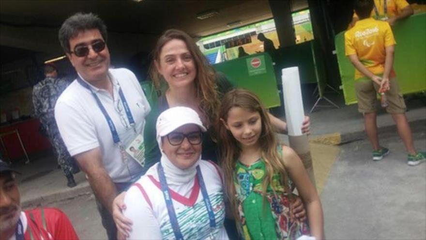 Madre brasileña llama a su hija Zahra, en honor a arquera iraní | HISPANTV