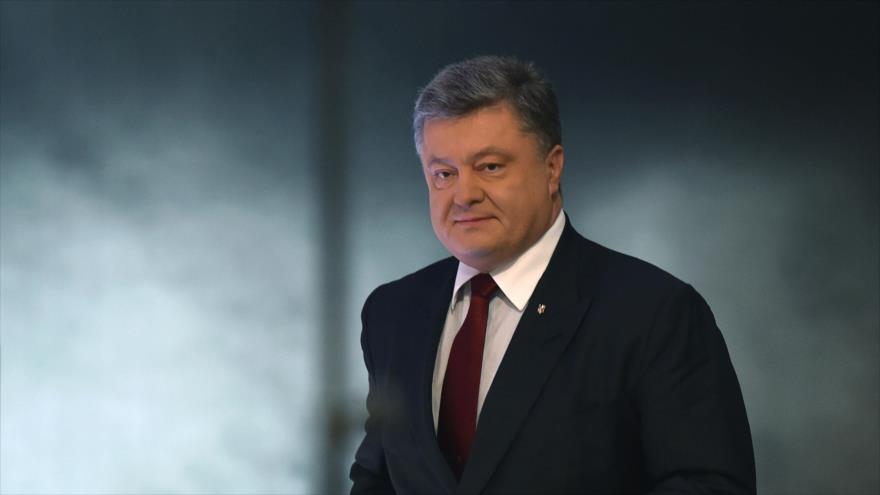 El presidente ucraniano Petro Poroshenko anuncia nuevas sanciones antirrusas por anexión de Crimea.
