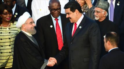 Venezuela e Irán firman acuerdos de cooperación en turismo