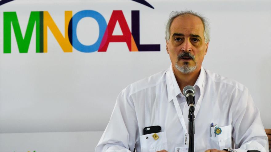El embajador sirio ante las Naciones Unidas, Bashar al-Yafari, habla en una conferencia de prensa durante la cumbre del MNA en Porlamar, isla de Margarita, Venezuela, 16 de septiembre de 2016.