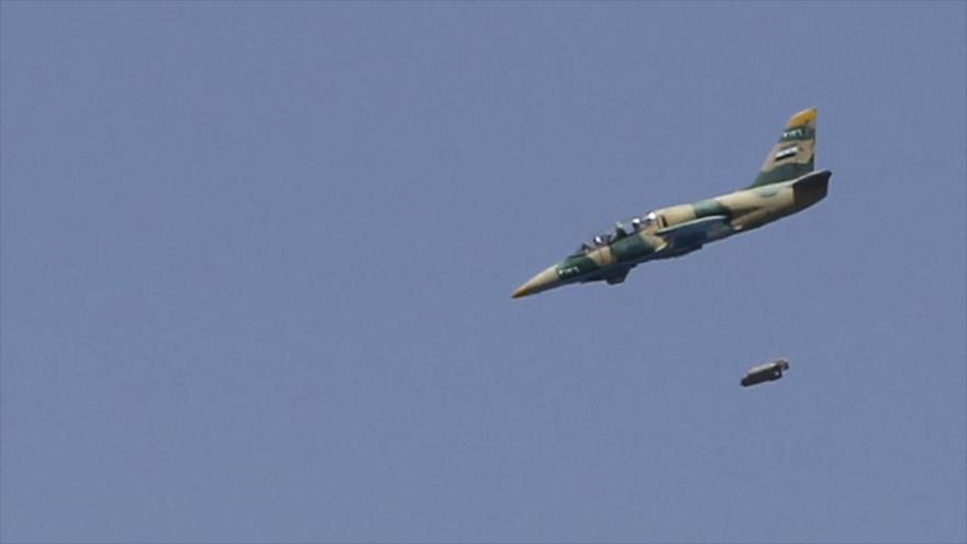 Un avión de combate de la Fuerza Aérea siria. 