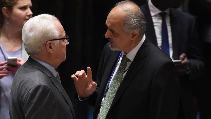 El embajador sirio ante las Naciones Unidas, Bashar al-Yafari (dcha.), y su par ruso, Vitali Churkin, 21 de septiembre de 2016.
