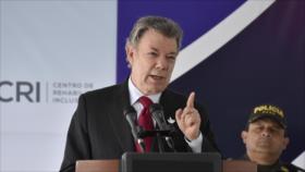 Santos advierte a las FARC de que irá por su dinero tras la paz