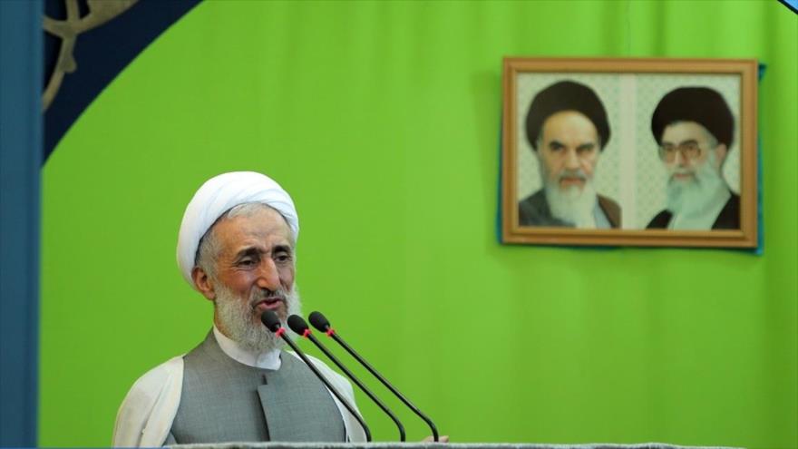 El hoyatolislam Kazem Sediqi, durante su discurso en el sermón del rezo colectivo del viernes en Teherán, capital de Irán.