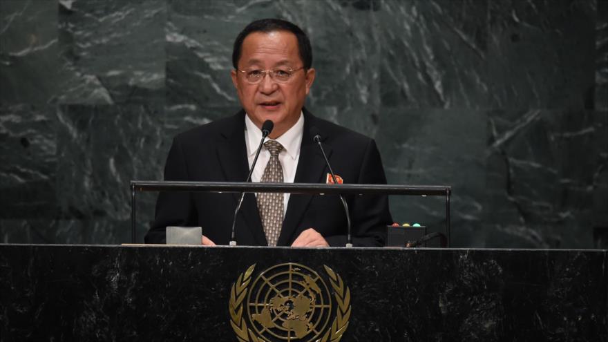 El canciller norcoreano, Ri Yong-ho, ofrece un discurso en la 71ª sesión de la Asamblea General de las Naciones Unidas (AGNU) en Nueva York, EE.UU., 23 de septiembre de 2016.