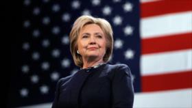 FBI revela: Clinton dejó notas clasificadas en un hotel en Rusia