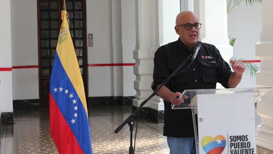 El representante del PSUV, Jorge Rodríguez, durante una rueda de prensa, Caracas, 24 de septiembre de 2016.