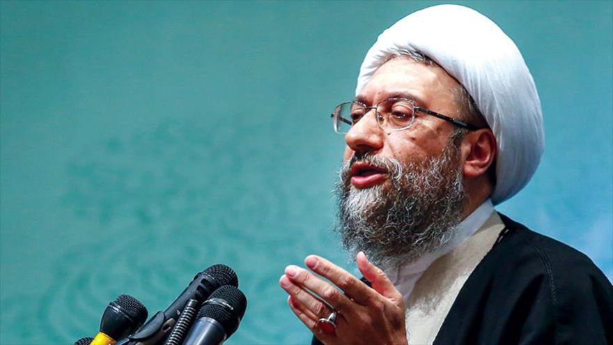El ayatolá Sadeq Amoli Lariyani, presidente del Poder Judicial de la República Islámica de Irán.