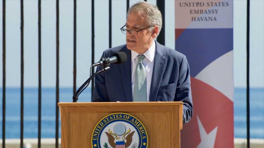 El actual encargado de negocios de la embajada de Estados Unidos en La Habana (capital cubana), Jeffrey DeLaurentis.