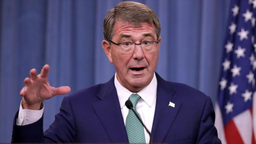 El secretario de Defensa estadounidense, Ashton Carter, en una rueda de prensa. 
