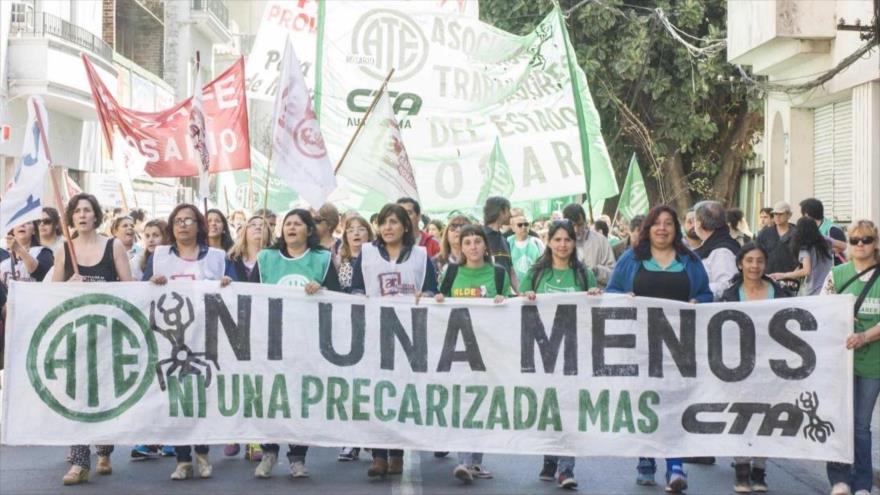 Estatales, docentes, profesionales de la salud y organizaciones sociales y políticas de Argentina llenan las calles en el marco del paro nacional, 27 de septiembre de 2016.