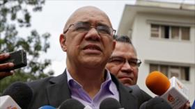 Oposición pide mediación del Papa en diálogo con Maduro