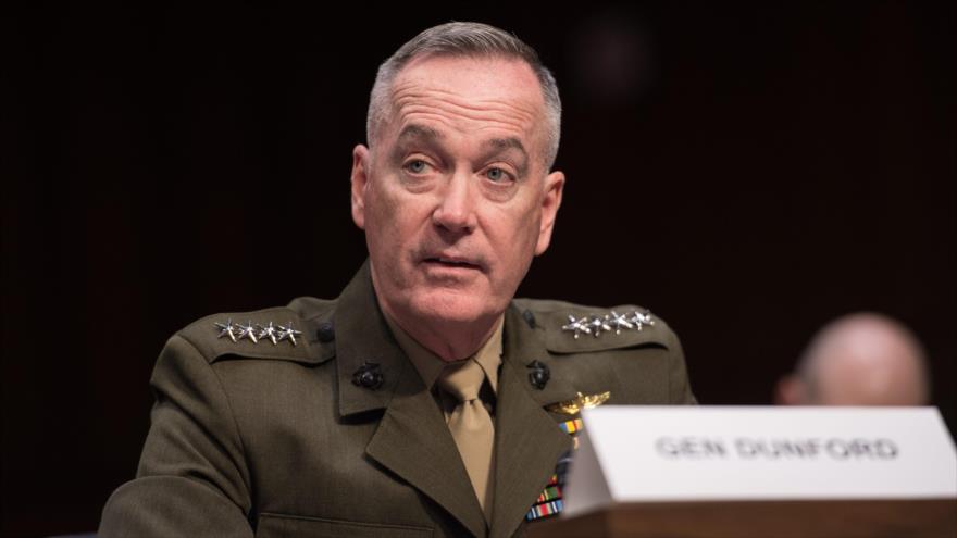 Jefe del Estado Mayor Conjunto de las Fuerzas Armadas de EE.UU., Joseph Dunford, testifica ante el Comité Senatorial de Servicios Armados sobre las operaciones contra Daesh y la estrategia de Washington en el Oriente Medio, 28 de abril de 2016.