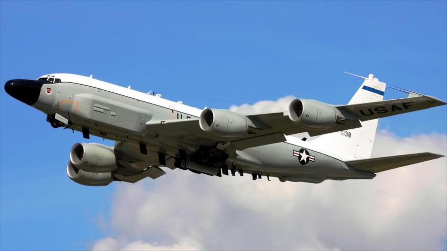 El avión de reconocimiento Boeing RC-135W con número de cabina 62-4138 perteneciente a la Fuerza Aérea de Estados Unidos.