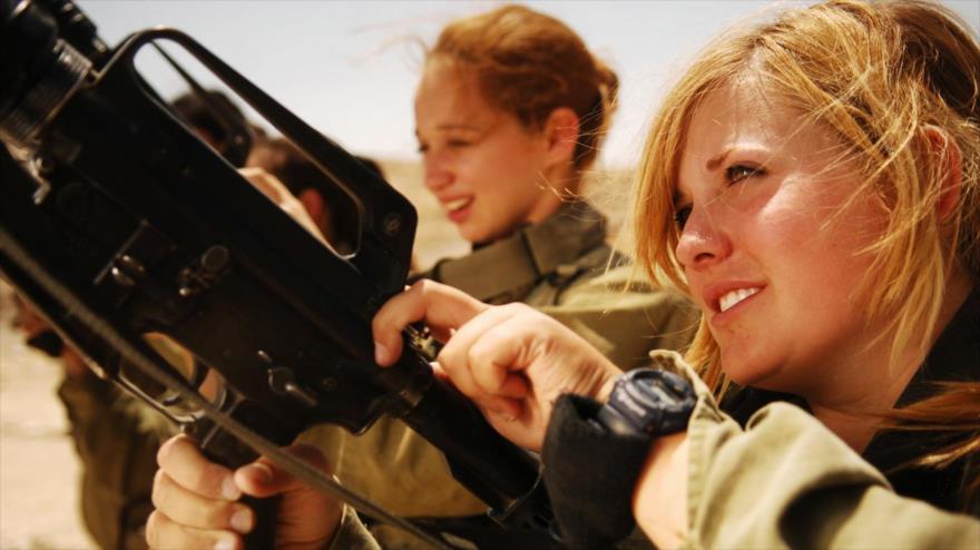 Mujeres miembros de las fuerzas de guerra israelíes (IDF).