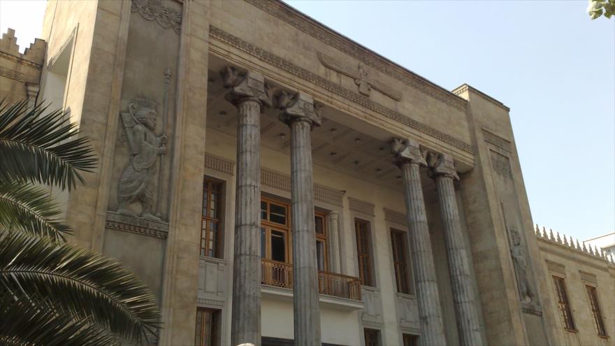 Edificio del Bank Melli en el centro de Teherán, capital persa.