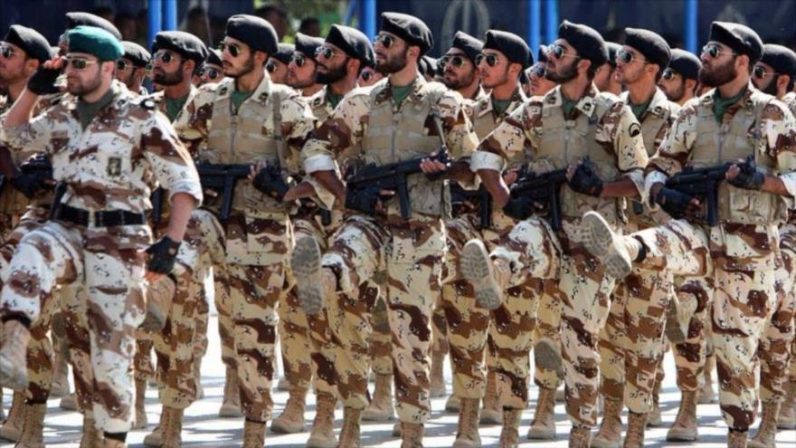 Fuerzas del Cuerpo de Guardianes de la Revolución Islámica de Irán (CGRI) durante un desfile militar.