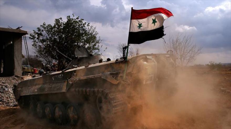 Un tanque del Ejército sirio en las proximidades de Damasco.